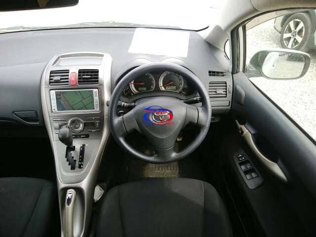 TOYOTA AURIS 2008