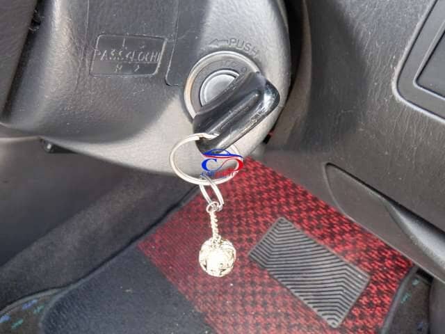 2006 TOYOTA COROLLA RUNX