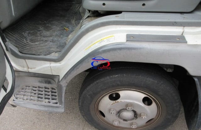 Mitsubishi Canter 4d33