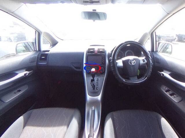 TOYOTA AURIS 2010