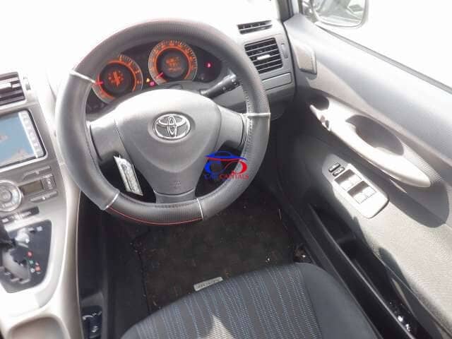 TOYOTA AURIS 2006