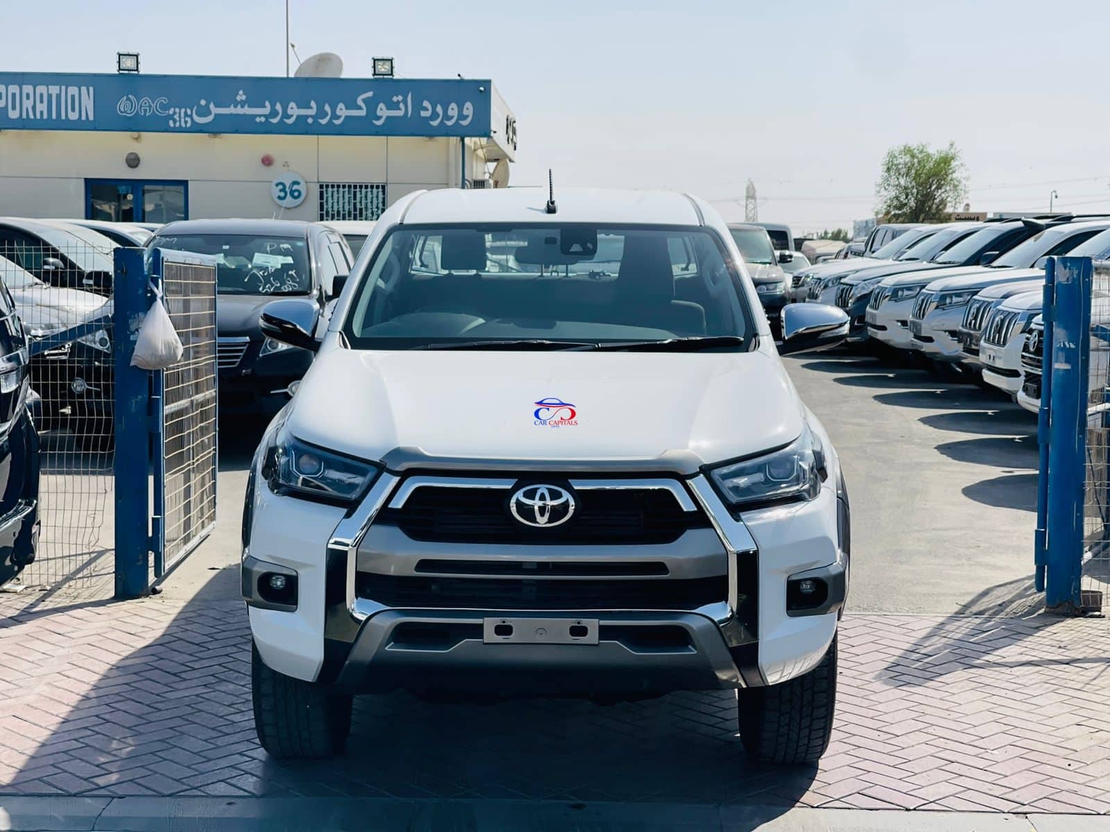 TOYOTA HILUX