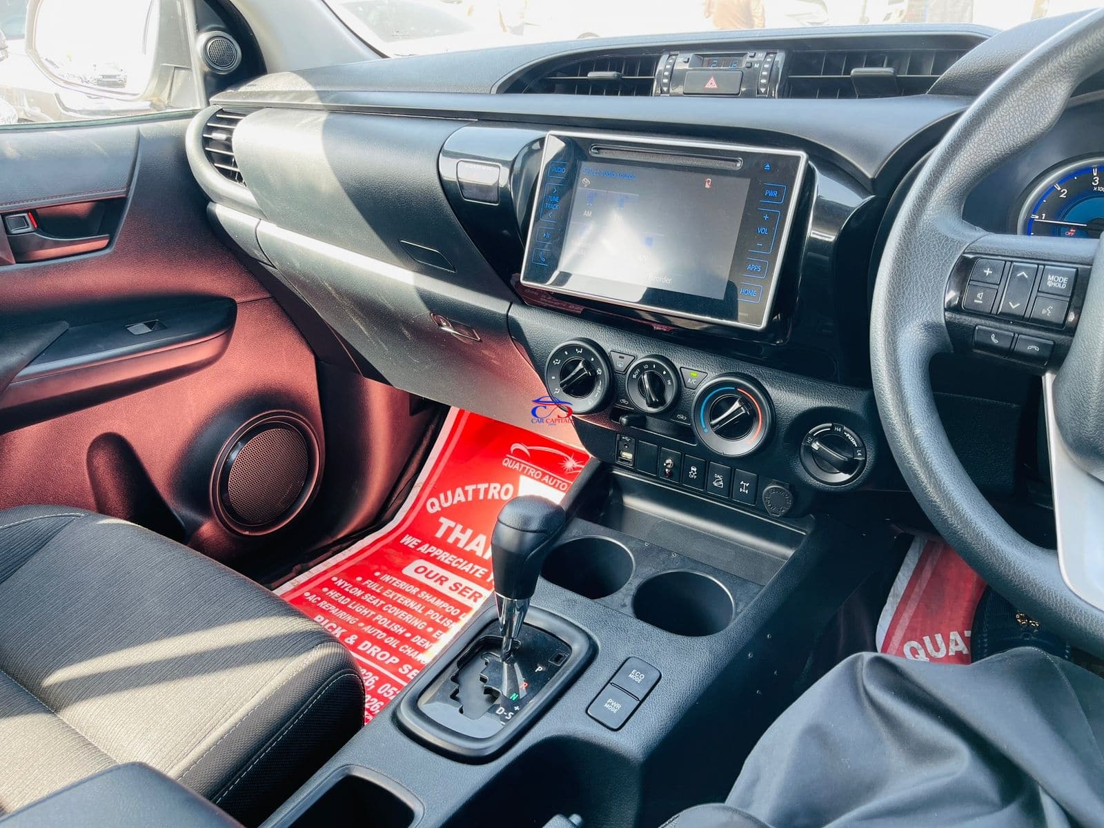 TOYOTA HILUX