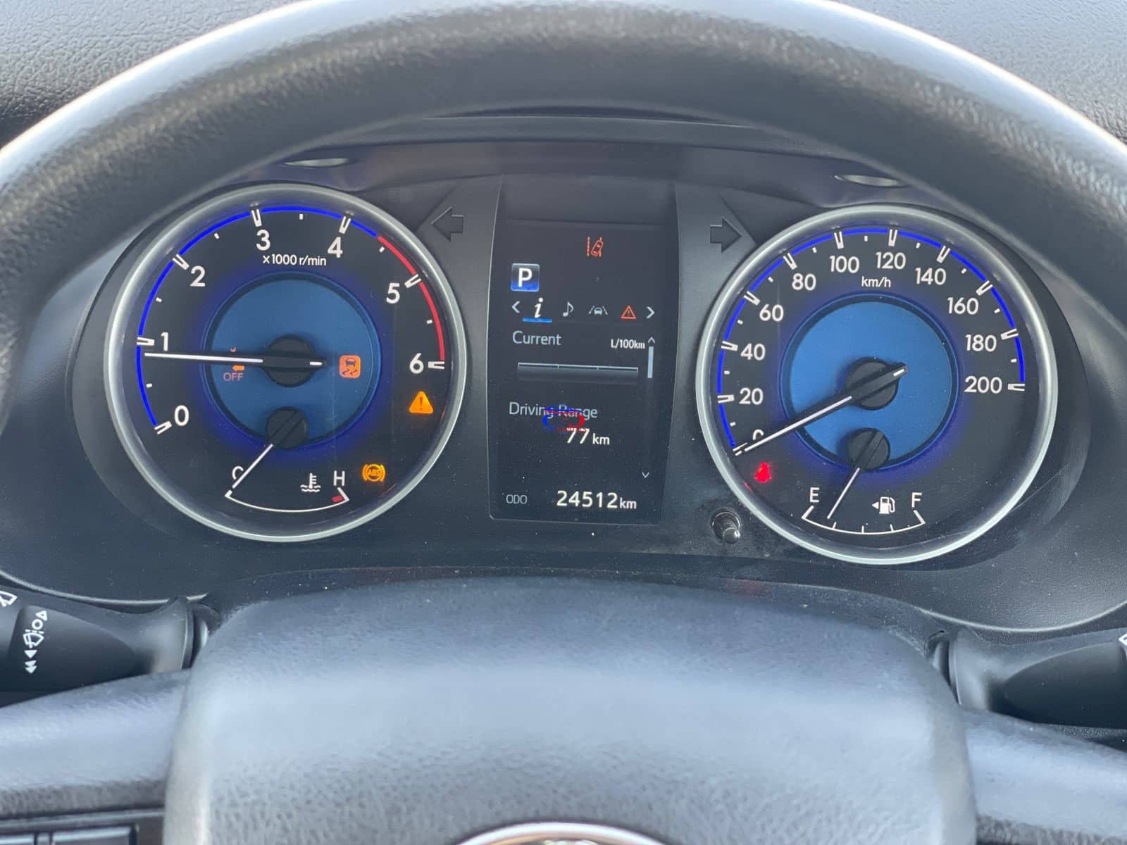 TOYOTA HILUX
