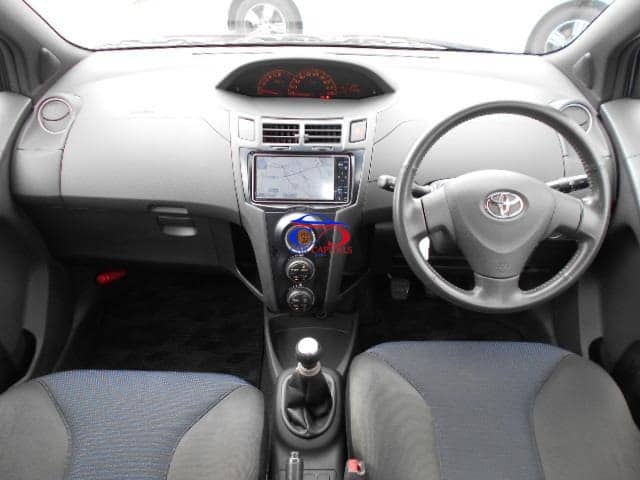 TOYOTA VITZ RS