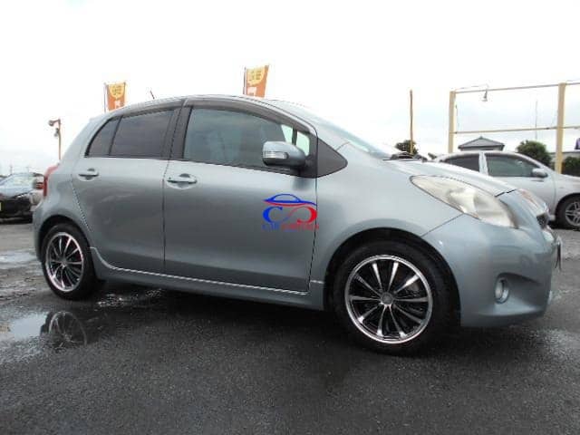 TOYOTA VITZ RS