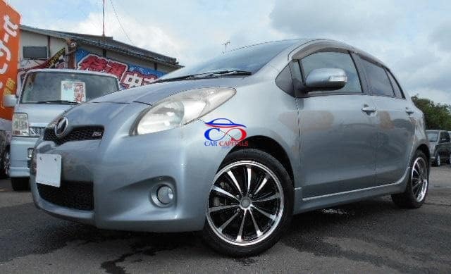 TOYOTA VITZ RS
