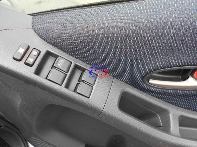 TOYOTA VITZ RS