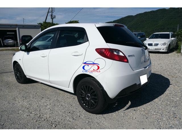 MAZDA DEMIO 13C-V HID EDITION