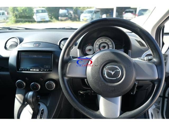 MAZDA DEMIO 13C-V HID EDITION