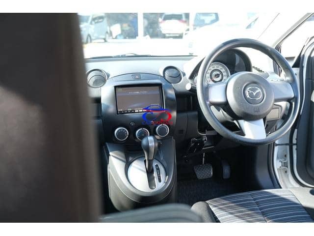 MAZDA DEMIO 13C-V HID EDITION