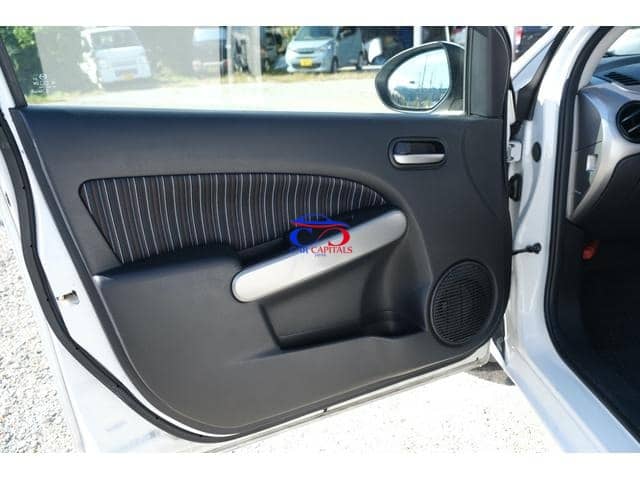 MAZDA DEMIO 13C-V HID EDITION