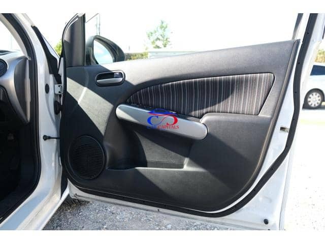 MAZDA DEMIO 13C-V HID EDITION