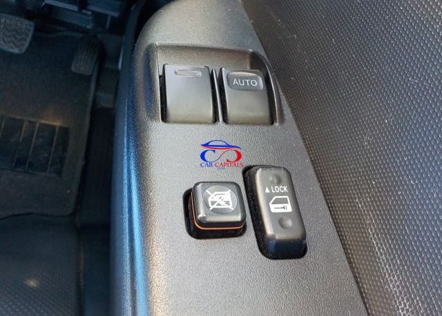 Toyota Hiace Van 2014