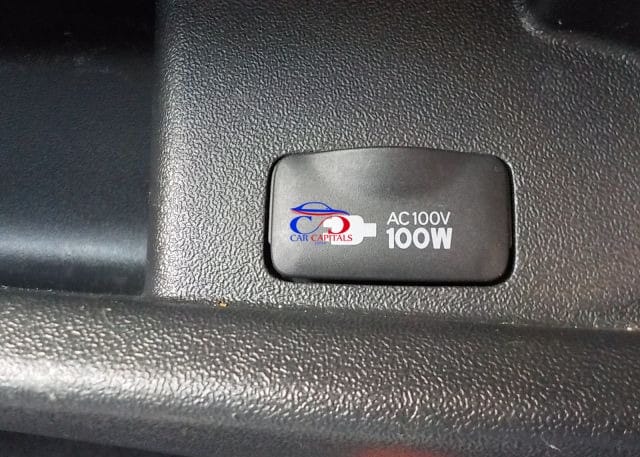 Toyota Hiace Van 2014