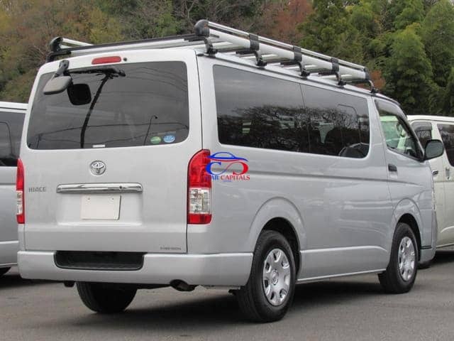 TOYOTA HIACE VAN 2016