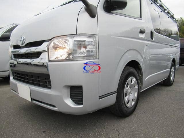 TOYOTA HIACE VAN 2016