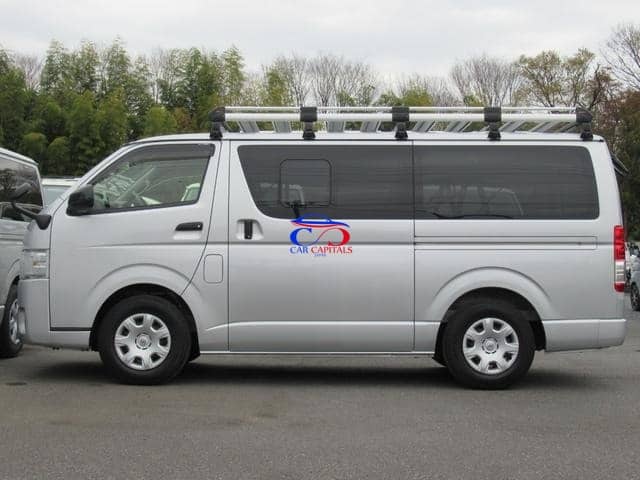 TOYOTA HIACE VAN 2016