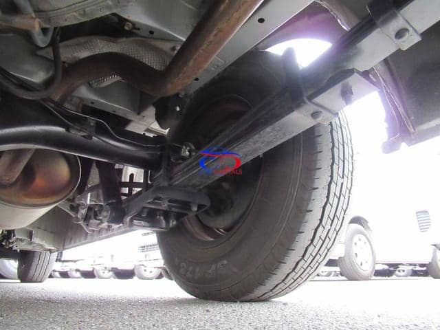 TOYOTA HIACE VAN 2016