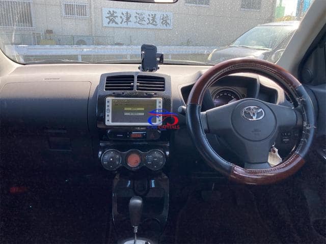 TOYOTA IST 150X 2010