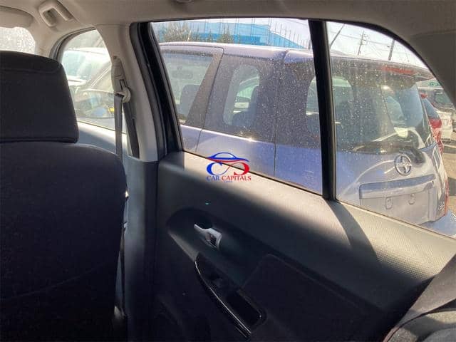 TOYOTA IST 150X 2010