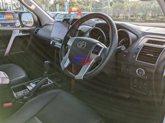 TOYOTA LAND CRUISER PRADO TZ-G