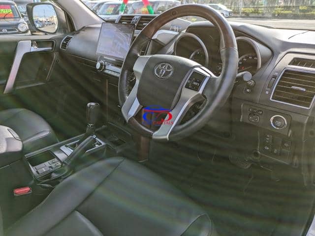 TOYOTA LAND CRUISER PRADO TZ-G