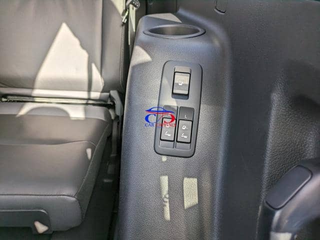 TOYOTA LAND CRUISER PRADO TZ-G