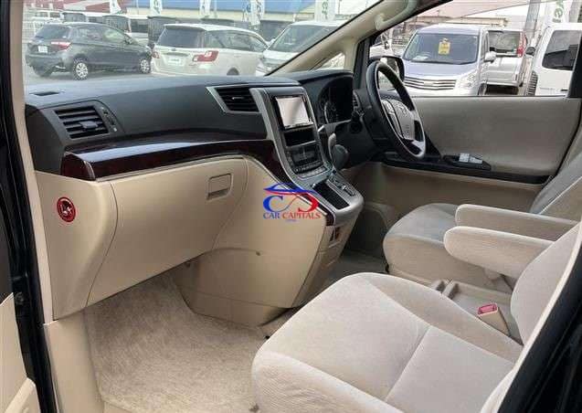 TOYOTA ALPHARD 2013