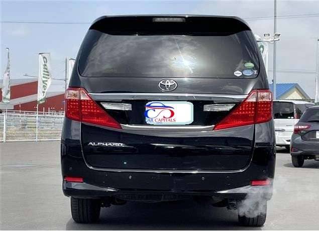 TOYOTA ALPHARD 2013