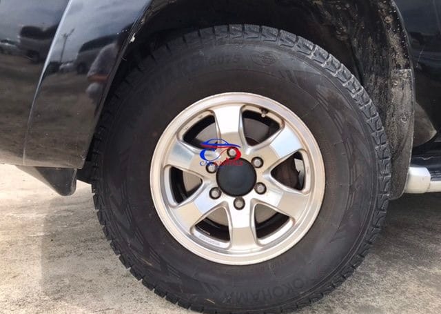 Toyota Hilux Surf 2003