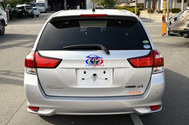 TOYOTA COROLLA FIELDER HYBRID 2016