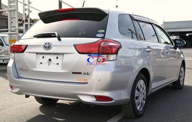 TOYOTA COROLLA FIELDER HYBRID 2016