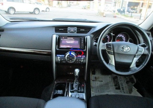 Toyota Mark X 2018