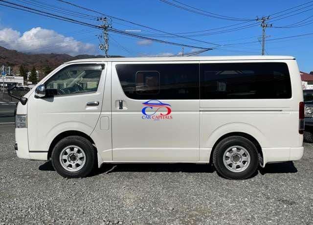 TOYOTA HIACE QUANTUM 2014