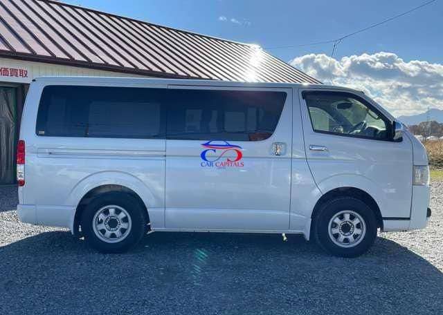 TOYOTA HIACE QUANTUM 2014
