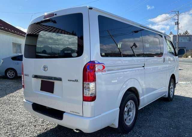 TOYOTA HIACE QUANTUM 2014