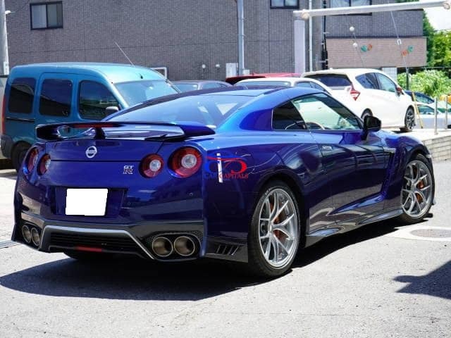 NISSAN GT-R