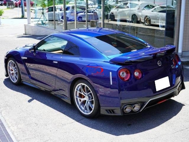 NISSAN GT-R