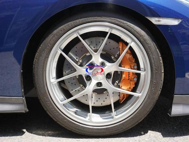 NISSAN GT-R
