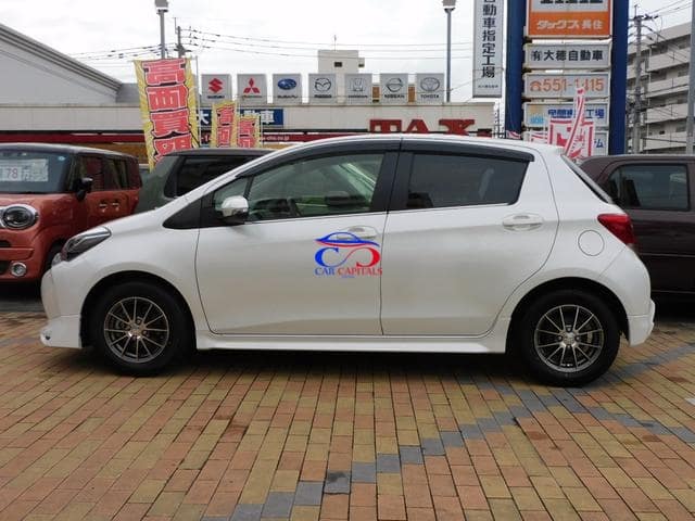 TOYOTA VITZ JEWELA