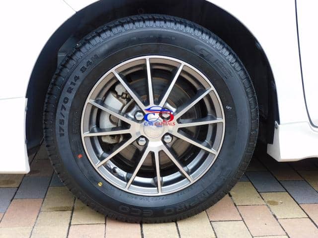 TOYOTA VITZ JEWELA