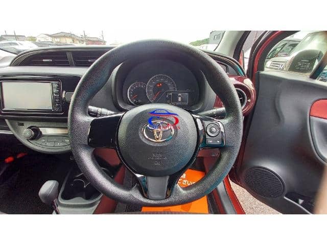 TOYOTA VITZ JEWELA