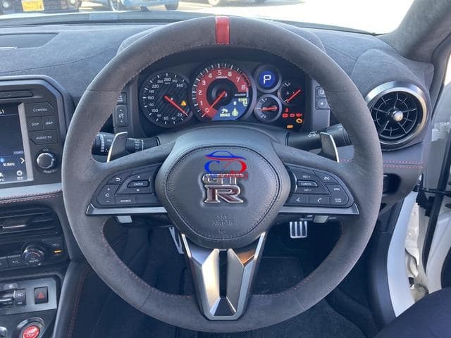 NISSAN GT-R