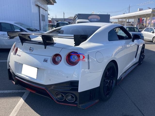 NISSAN GT-R
