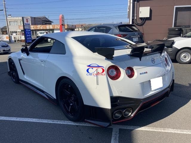 NISSAN GT-R