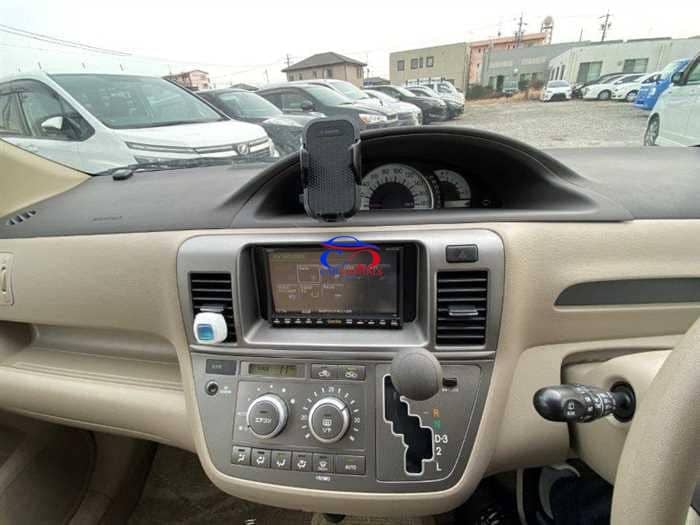 TOYOTA RAUM