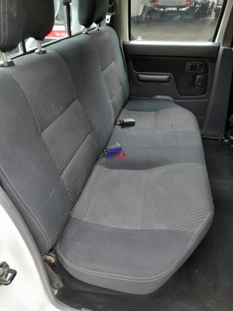 Nissan NP300 Hardbody 2.5TDi Double Cab 4×4