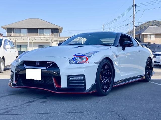 NISSAN GT-R