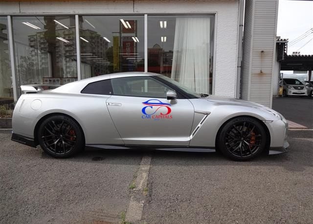 NISSAN GT-R